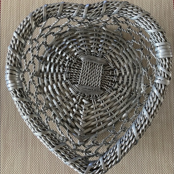 Heart-shaped aluminum chain link design bread/fruit/other basket. Brand new. - Picture 2 of 7
